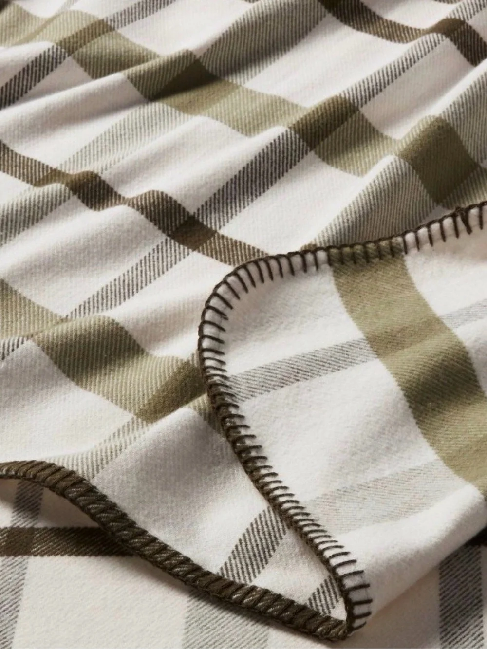 Full/Queen Brushed Cotton Blanket Green Plaid - Threshold™